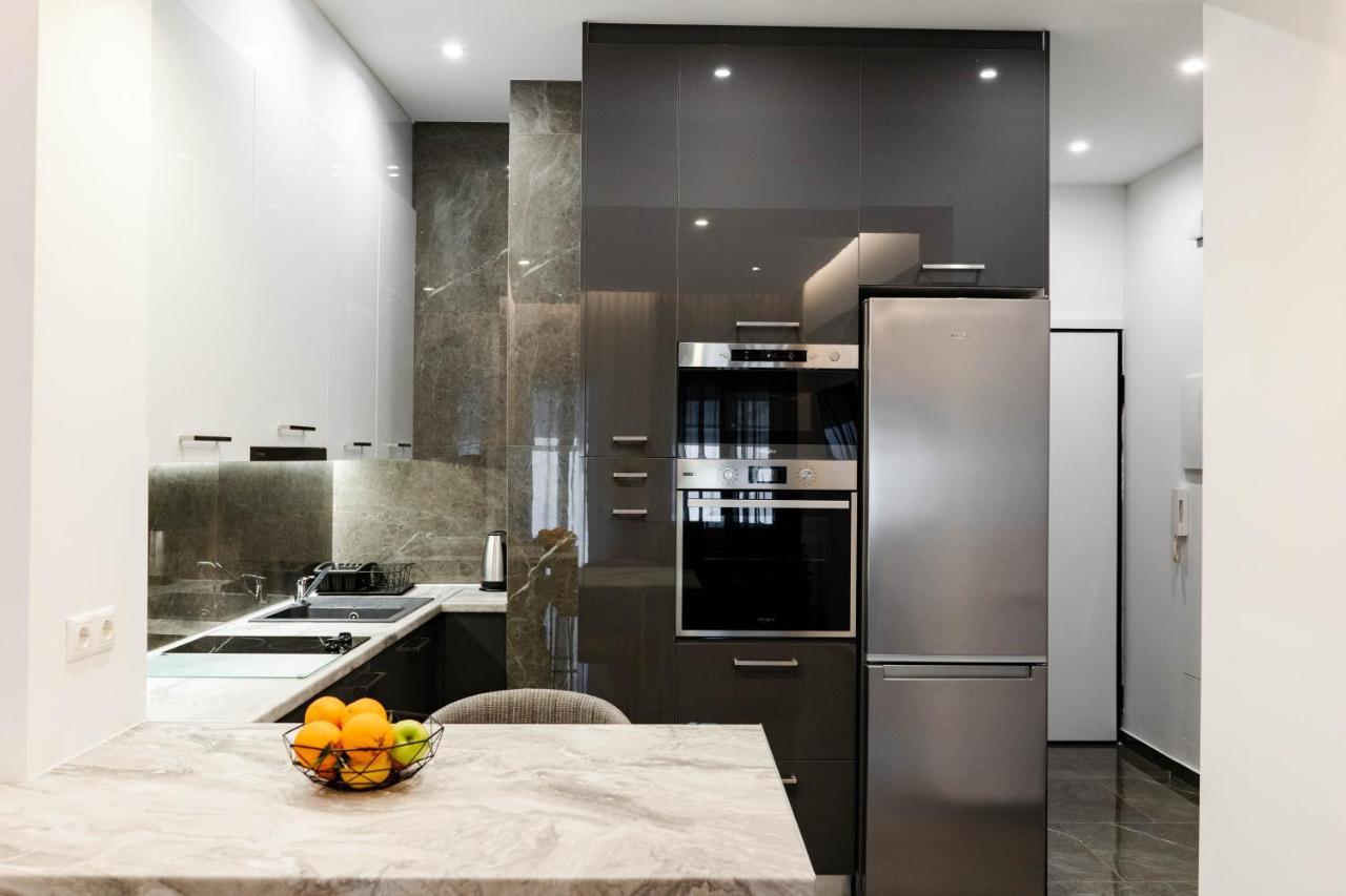 Larissa Railway &Metro Station Apartment Афіни Екстер'єр фото